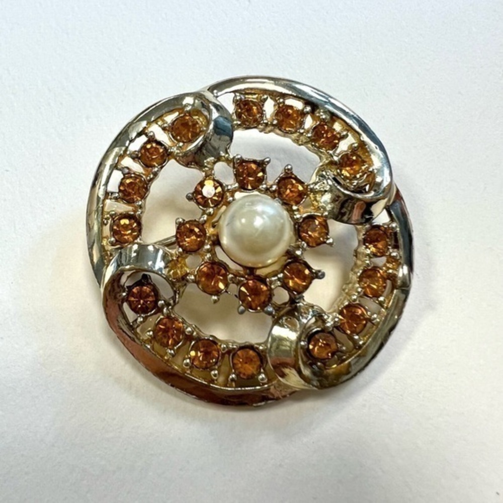 Vintage yellow gemstone brooch